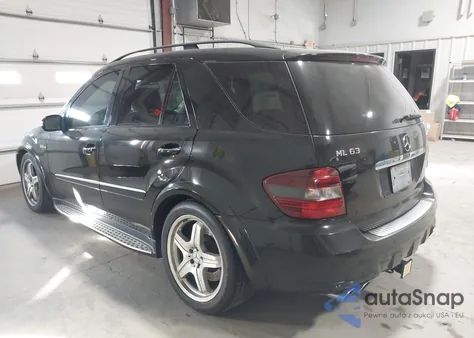 2008 Mercedes-Benz Ml 63 Amg 4Matic z USA, uszkodzony, nr VIN 4JGBB77EX8A297230